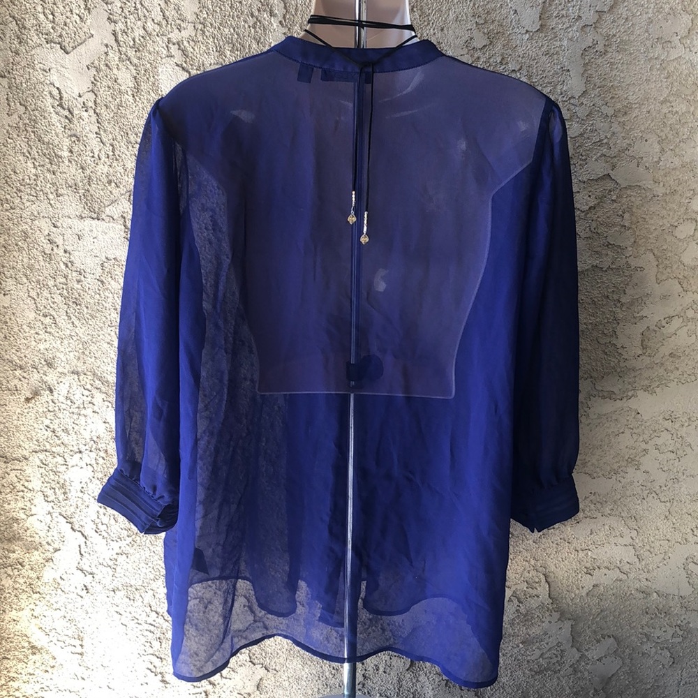 Blouse - Picture 2 of 4